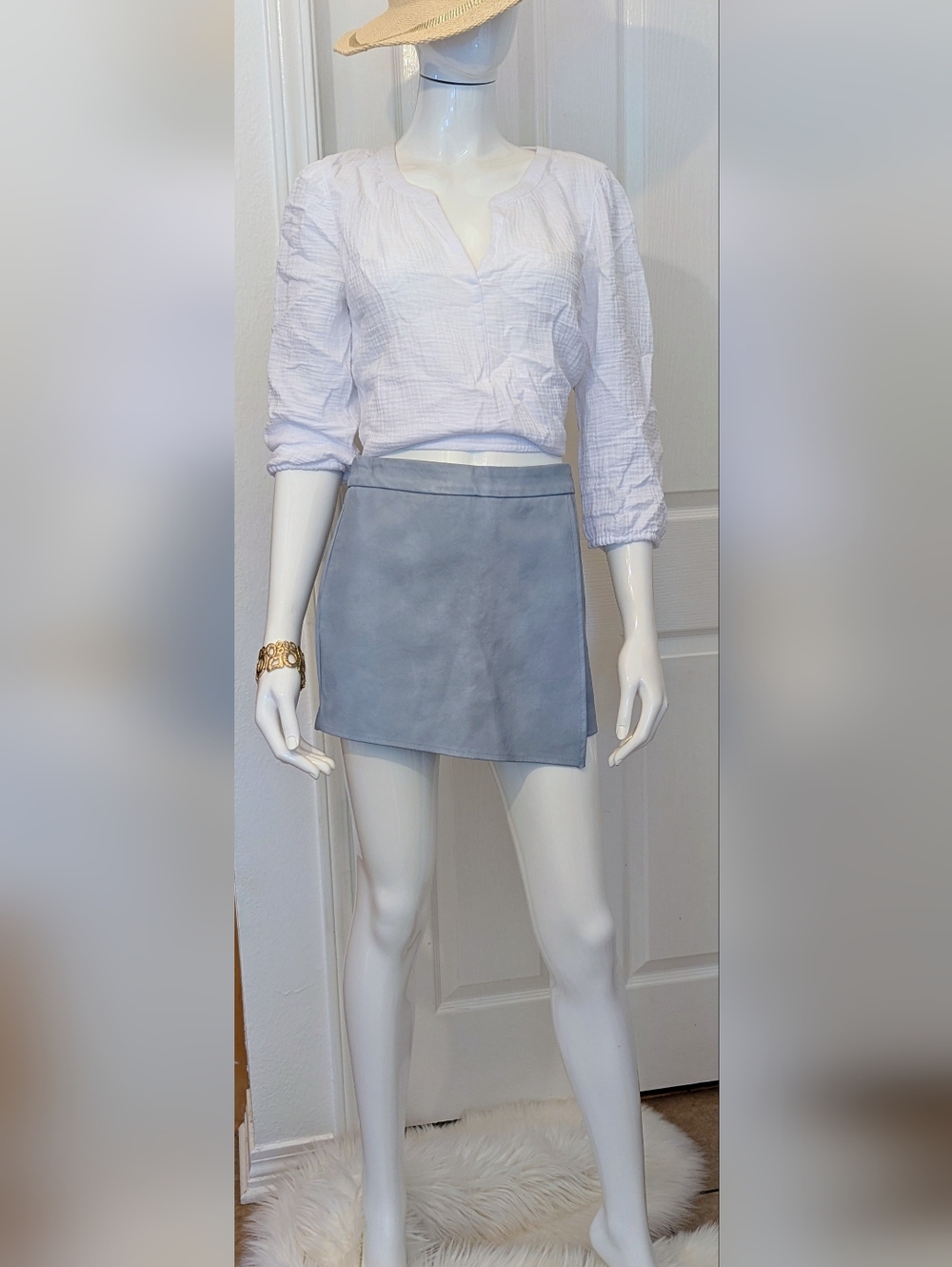 Iris Light Blue Greish Faux Leather Skort S
